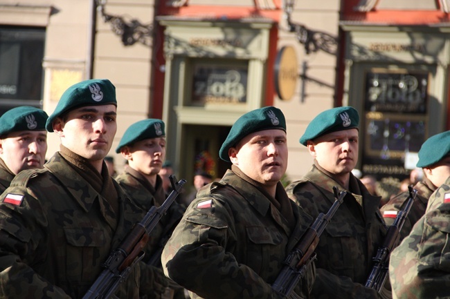 Zaprzysiężenie żołnierzy ochotników i wizyta ministra Macierewicza