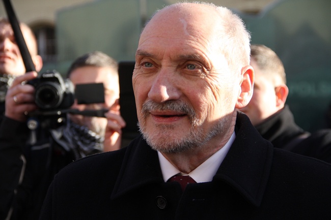 Zaprzysiężenie żołnierzy ochotników i wizyta ministra Macierewicza