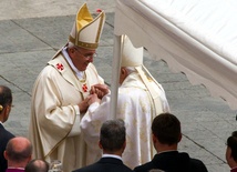 Benedykt XVI weźmie udział w inauguracji Roku Świętego