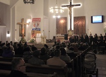 Symbole ŚDM w gdyńskiej parafii św. Jadwigi