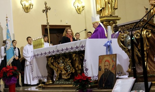 Wręczenie krzyża misyjnego w Bytomiu