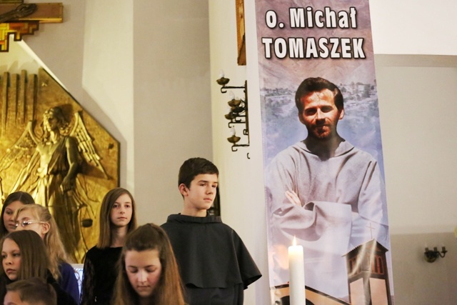 Uczniowie z Łękawicy o bł. ojcu Michale Tomaszku