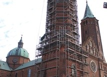 Przy jednej z najstarszych polskich katedr rozpoczął się remont. Oto jego pierwsze widoczne efekty