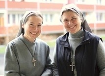 Misjonarki klaretynki (od lewej: s. Ewa i s. Bogusława) można spotkać w naszej diecezji w Modlinie Twierdzy