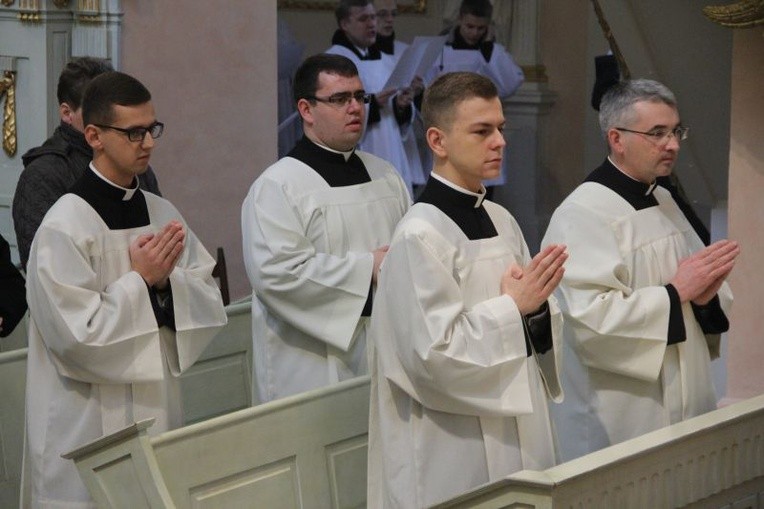 Posługa akolitatu w Paradyżu