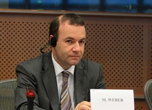 Weber: W PE nie będzie debaty o Polsce