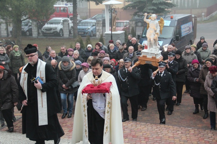 Nawiedzenie figury św. Michała Archanioła w Bobrownikach