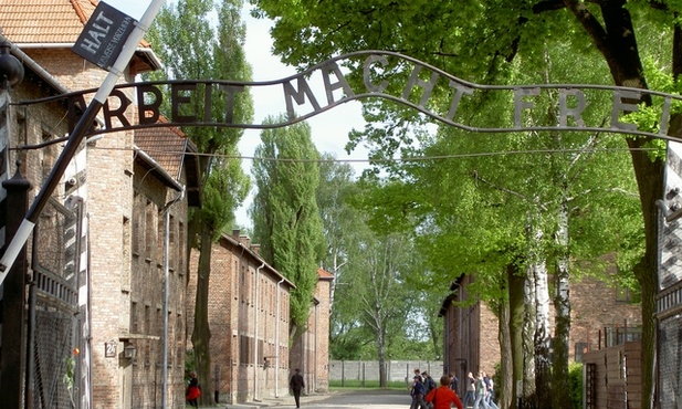 Do Auschwitz, by zrobić miejsce Niemcom