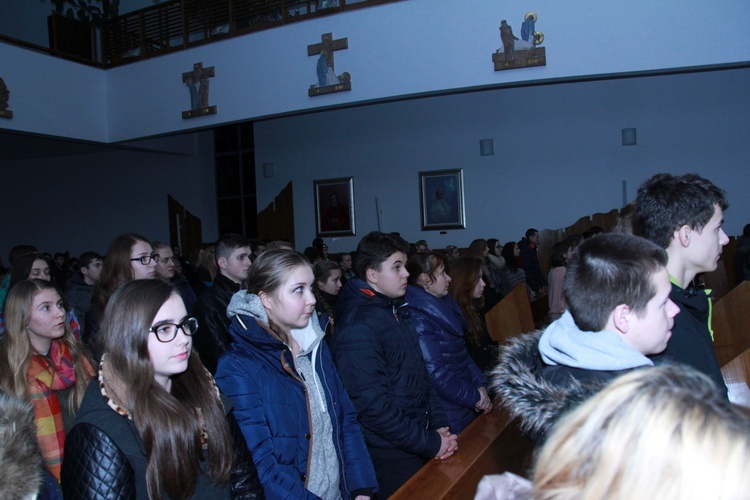 Czuwanie młodych w Łękach Górnych