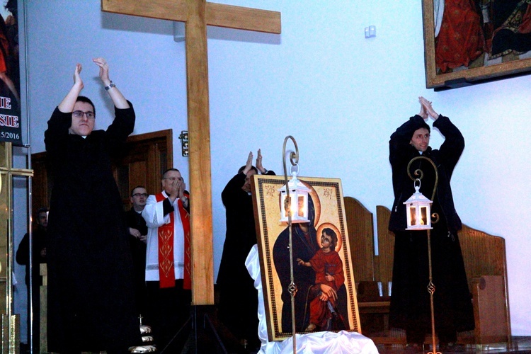 Czuwanie młodych w Łękach Górnych