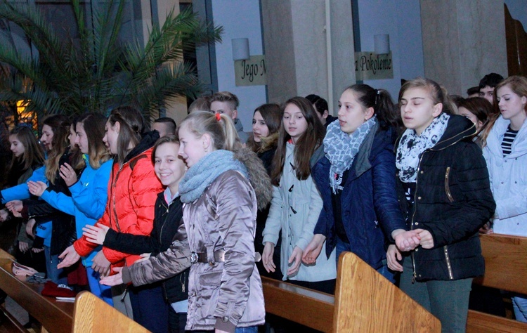 Czuwanie młodych w Łękach Górnych