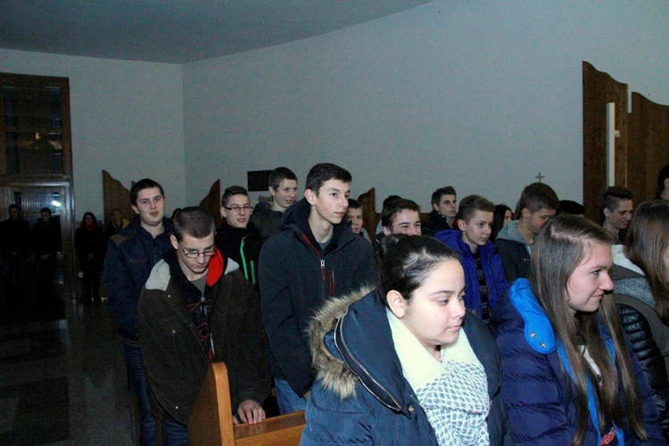 Czuwanie młodych w Łękach Górnych