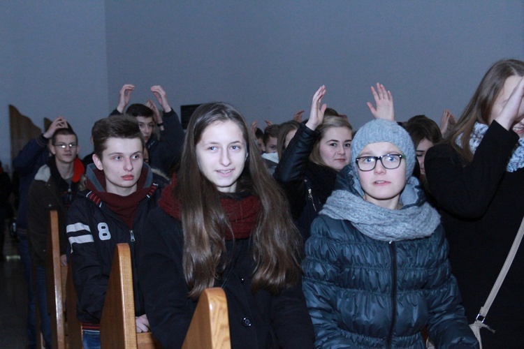 Czuwanie młodych w Łękach Górnych