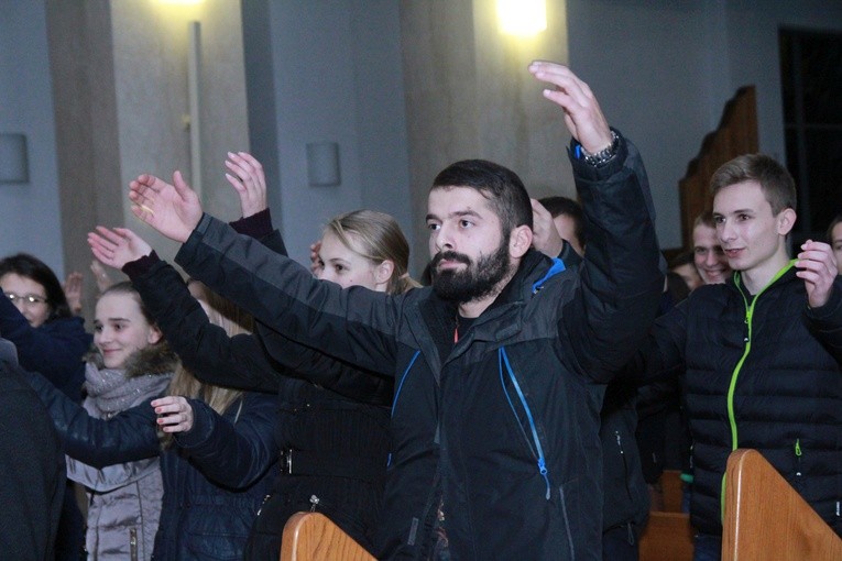 Czuwanie młodych w Łękach Górnych