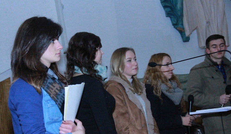 Czuwanie młodych w Łękach Górnych