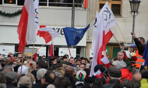 ZaKODowani przeciwko rządowi