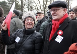 Manifestanci nawoływali przechodniów do przyłączenia się do marszu