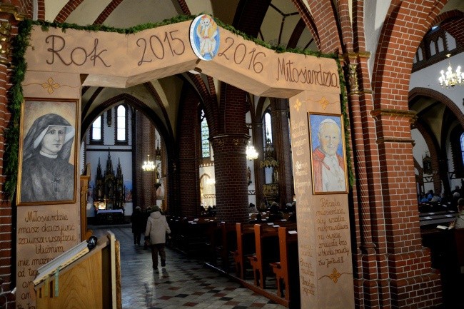 Brama Miłosierdzia w Nowej Wsi Królewskiej