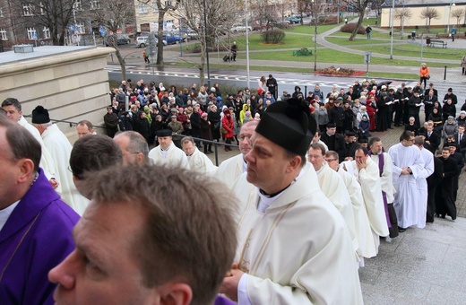 Otwarcie Bramy Miłosierdzia w Katowicach cz. 1