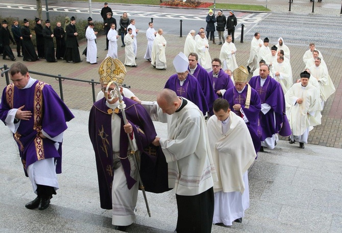 Otwarcie Bramy Miłosierdzia w Katowicach cz. 1