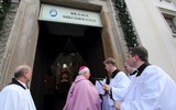 Otwarcie Bramy Miłosierdzia w bazylice katedralnej w Łowiczu