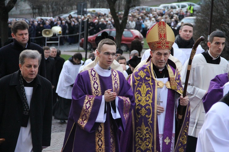 Otwarcie Bramy Miłosierdzia w tarnowskiej katedrze