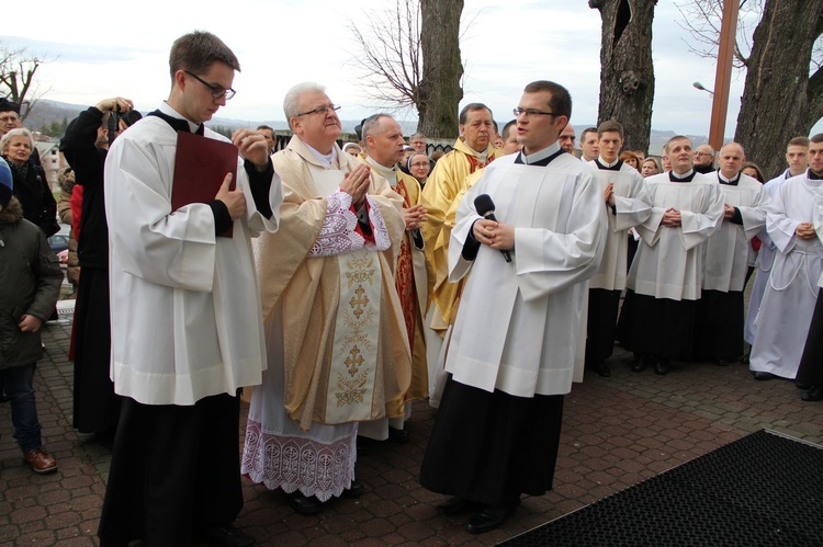 Otwarcie Bramy Miłosierdzia w tuchowskim sanktuarium