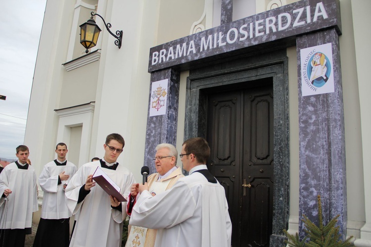 Otwarcie Bramy Miłosierdzia w tuchowskim sanktuarium