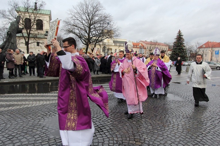 Otwarcie Bramy Miłosierdzia w Łowiczu