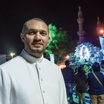 Ks. Jerzy Jurczyk  jest duszpasterzem polskiej wspólnoty katolickiej  w parafii NMP  w Dubaju