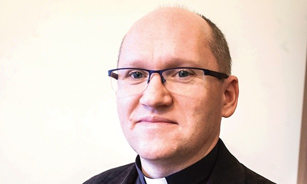  – Planujemy przywrócić Studium Życia Rodzinnego, które będzie przygotowywało świeckich  do udziału w kursach  dla narzeczonych – zapowiada  ks. Dominik Koperski 