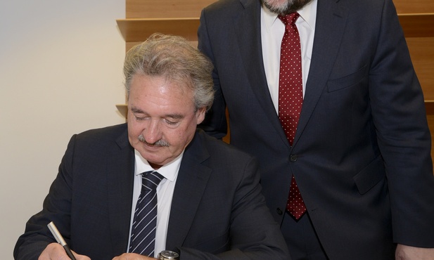 Asselborn: UE ma obowiązek ingerowania w sprawy Polski
