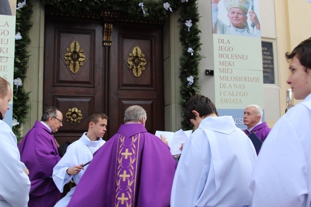 Otwarcie Bramy Miłosierdzia w Andrychowie