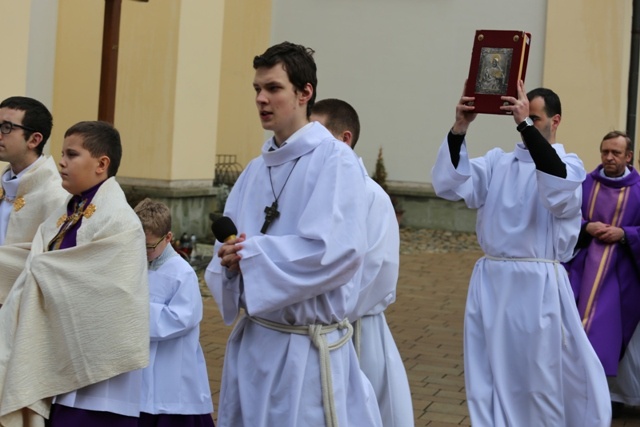 Otwarcie Bramy Miłosierdzia w Andrychowie