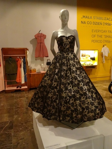 Moda PRL-u w Muzeum Narodowym