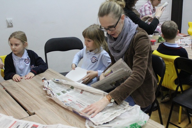 Rodzinne warsztaty bożonarodzeniowe w szkole "Skała"