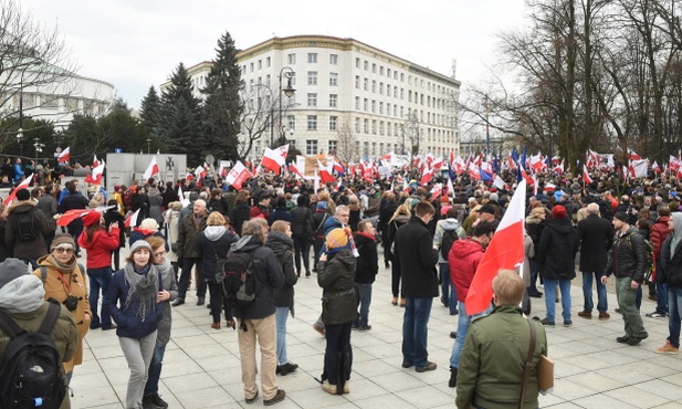 Warszawska manifestacja KOD rozwiązana
