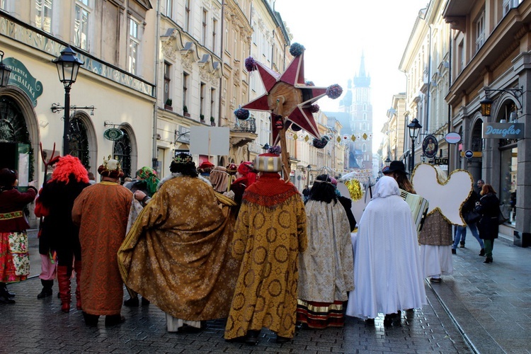 Korowód kolędników na Rynku Głównym