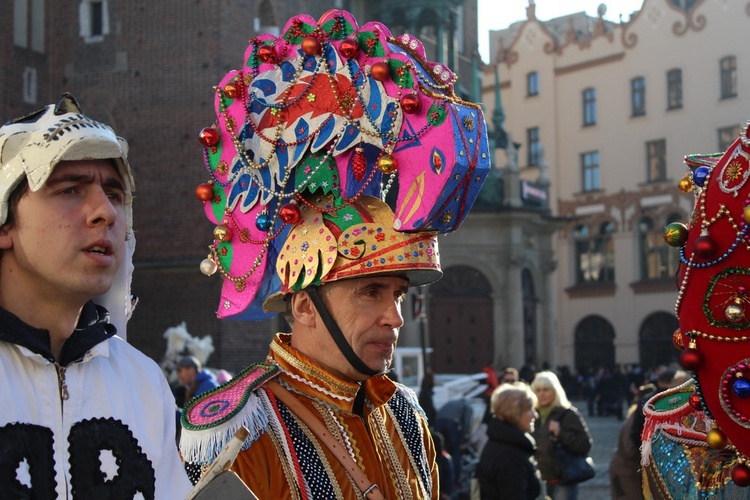 Korowód kolędników na Rynku Głównym