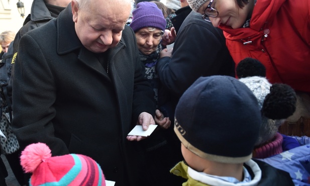 Trudnych spraw nie rozwiązuje się na ulicy