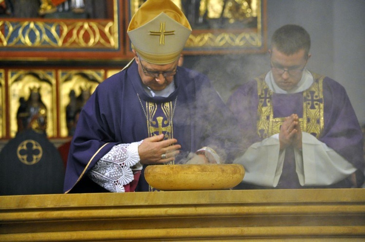 Poświęcenie ołtarza w katedrze