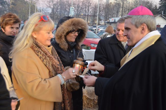 Świąteczne spotkanie na placu