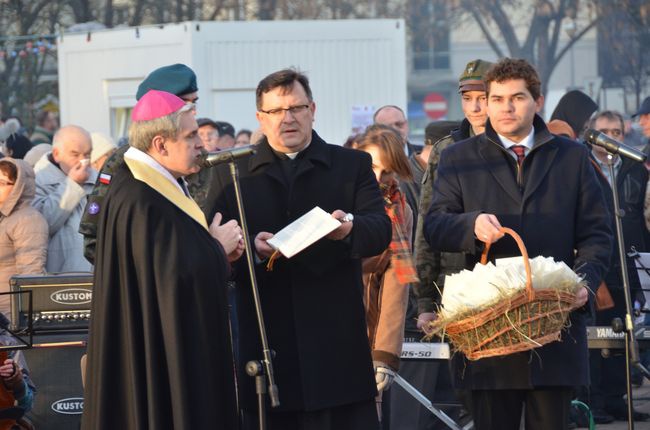 Świąteczne spotkanie na placu