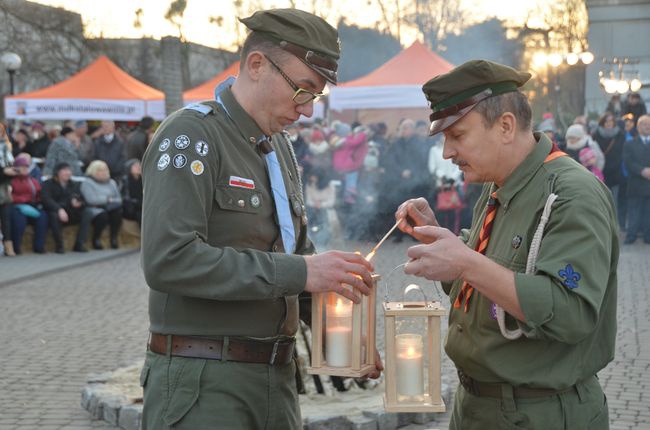 Świąteczne spotkanie na placu