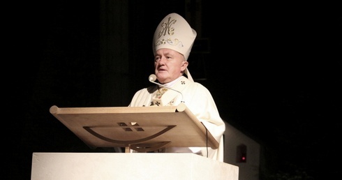 W kościele ojców dominikanów na Służewie kard. Kazimierz Nycz modlił się za zmarłego wczoraj o. Górę