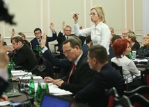 Komisja chce TK w Warszawie