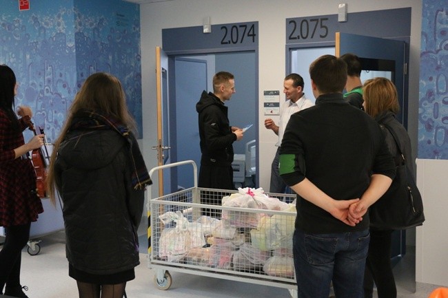 Świąteczne prezenty dla chorych dzieci