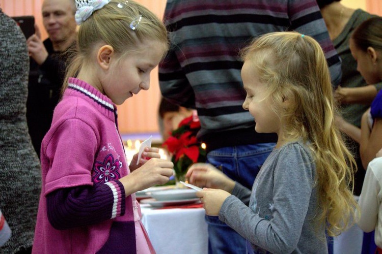 Uchodźcy z Donbasu i Mariupola - pierwsze  święta Bożego Narodzenia w Polsce