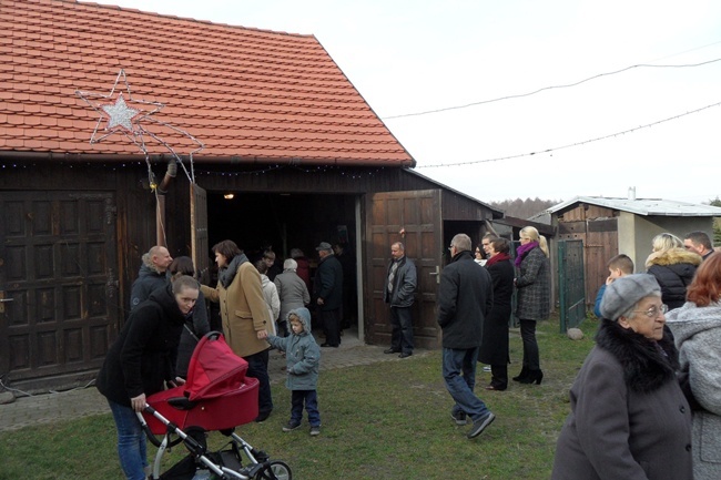 Żywa szopka, ognisko i gorący barszcz