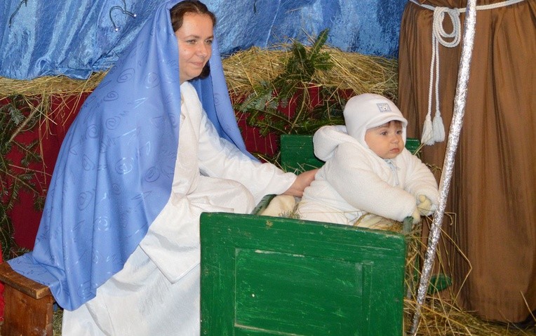 Żywy Jezusek z Maryją w Muszynie